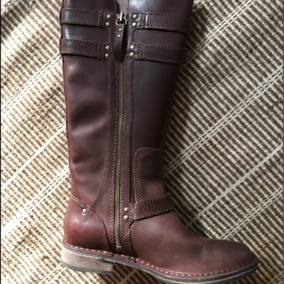UGG Gillespie Dark Brown Riding  Boots 7.5 - Picture 11 of 11
